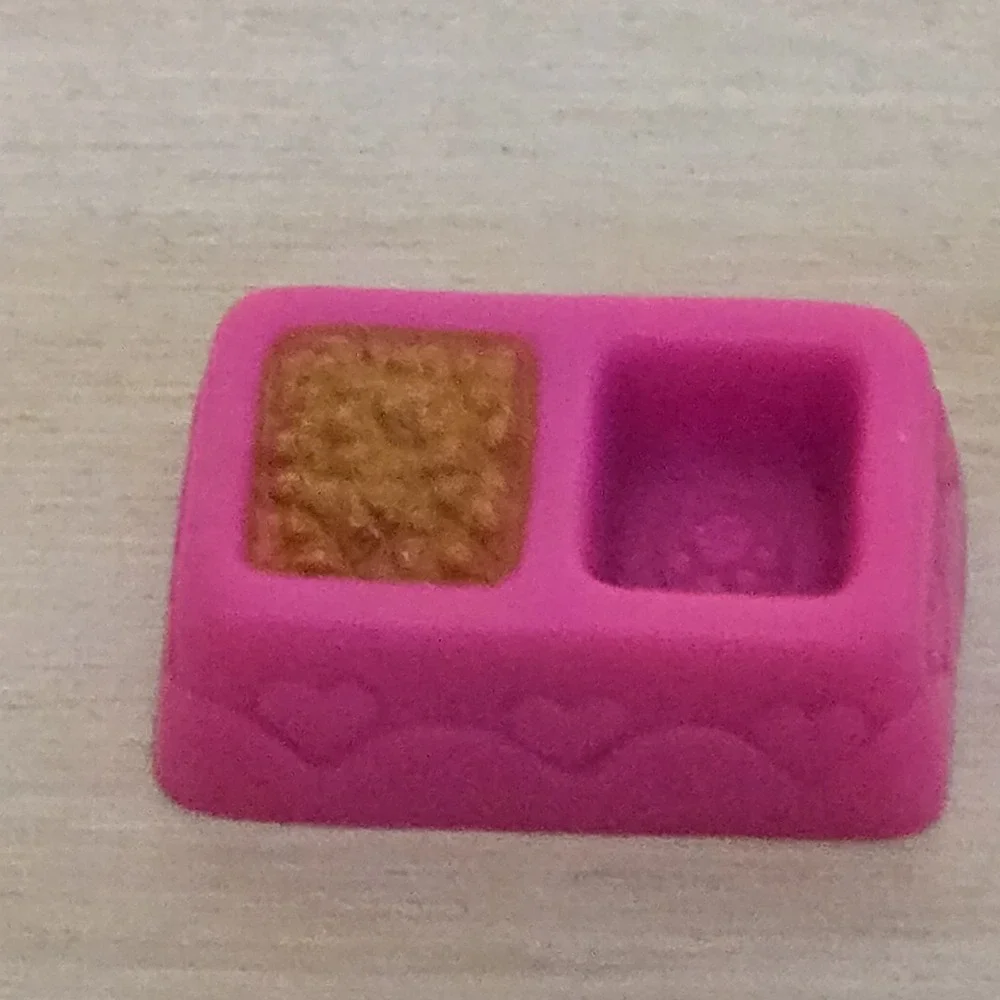 Vintage Kenner Littlest Pet Shop Silky Yorkie Pup Dog Puppy Food Dish
